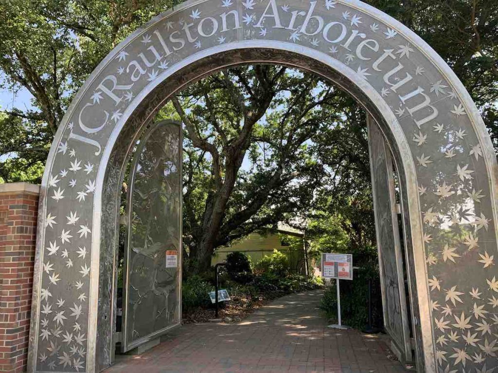 arch leading into Raulston Arboretum