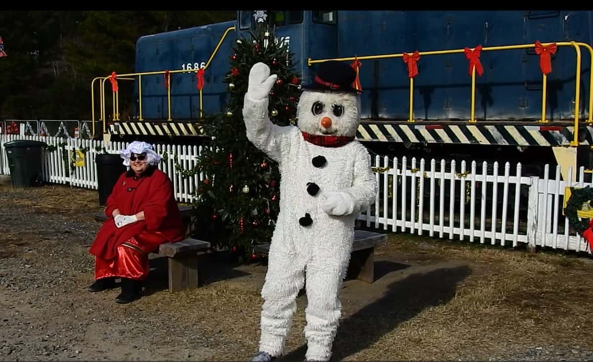Frosty and Mrs. Claus