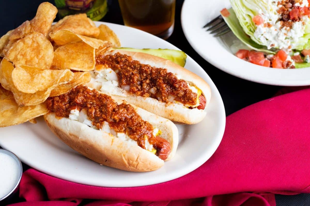 2 hot dogs and chips